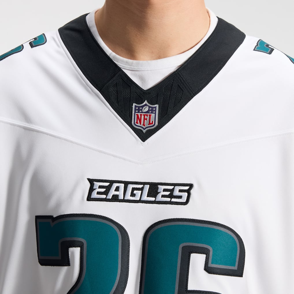 Men's Philadelphia Eagles Saquon Barkley White Vapor F.U.S.E. Stitched Limited Jersey